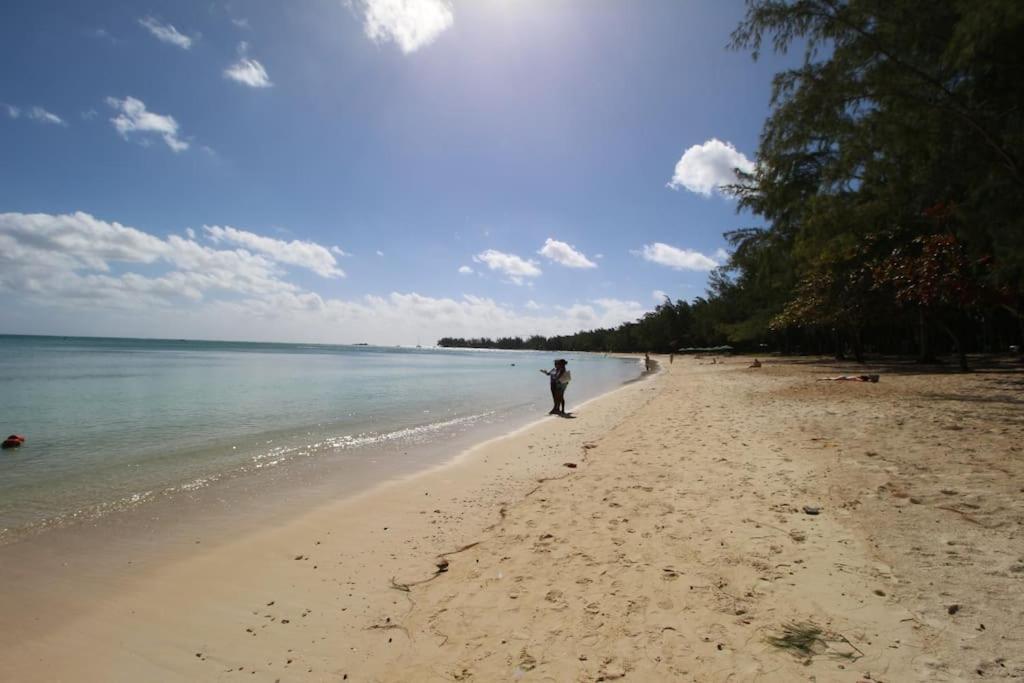 Les Cygnes, Pereybere. Pereybere Beach