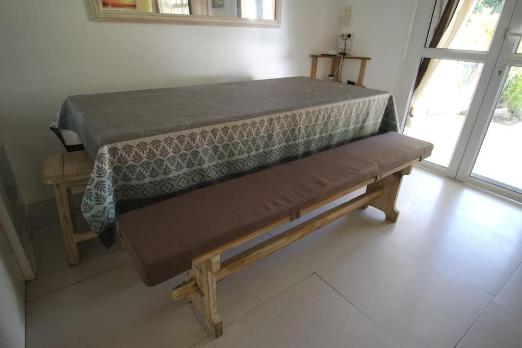 Les Cygnes, Pereybere. Holiday home *