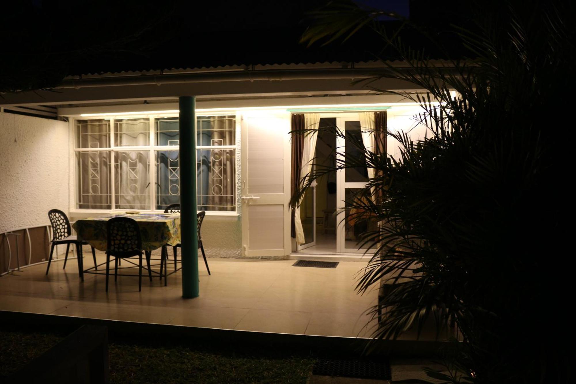 Les Cygnes, Pereybere. Holiday home *
