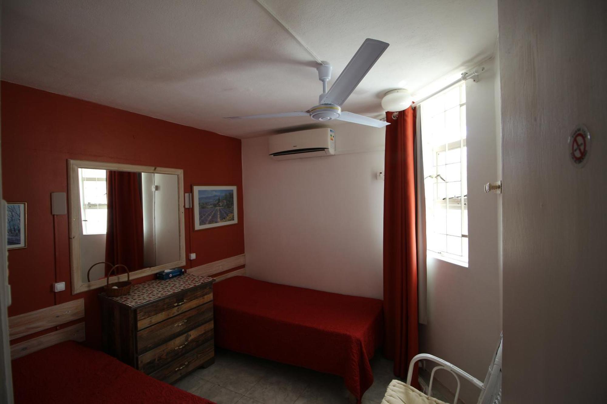 Holiday home Les Cygnes, Pereybere. Pereybere Beach